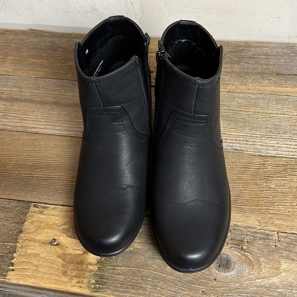 Easy Street Dawnta black ankle boots size 9N EUC. - Picture 6 of 7